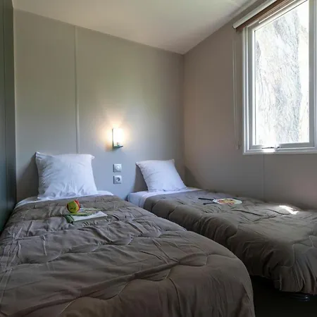 Parque de Campismo Playa Del Sol 6p 3bdrms 2bthrms *