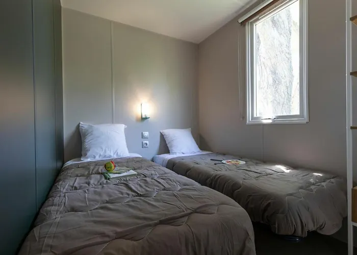 Parque de Campismo Playa Del Sol 6p 3bdrms 2bthrms *